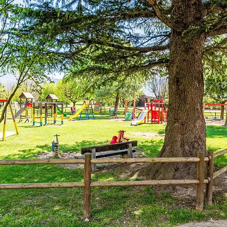 Azalea - Gla103 By Interhome ג'רה לאריו